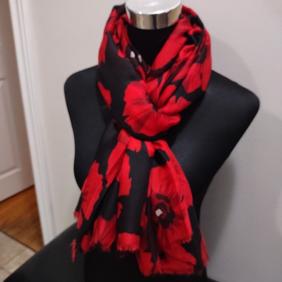 Poppy Scarf - Picture 5 of 5